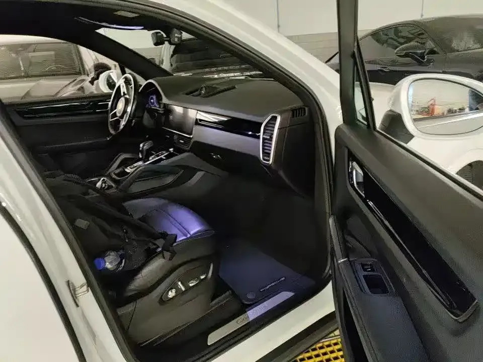 Porsche Cayenne Hybrid — фото 7