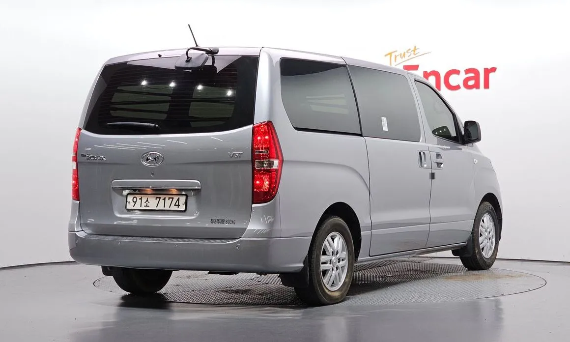 Hyundai Starex — фото 3