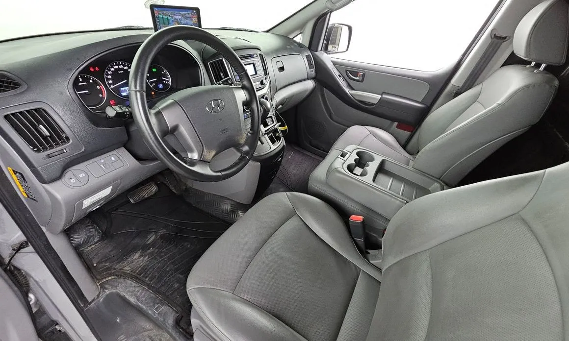 Hyundai Starex — фото 10