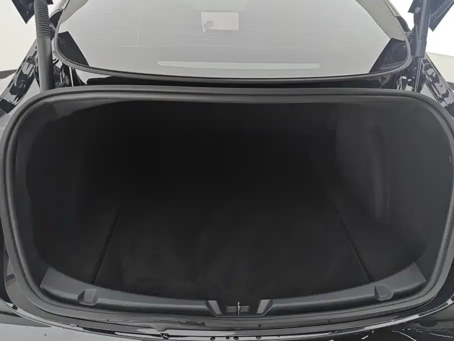 Tesla Model 3 — фото 8