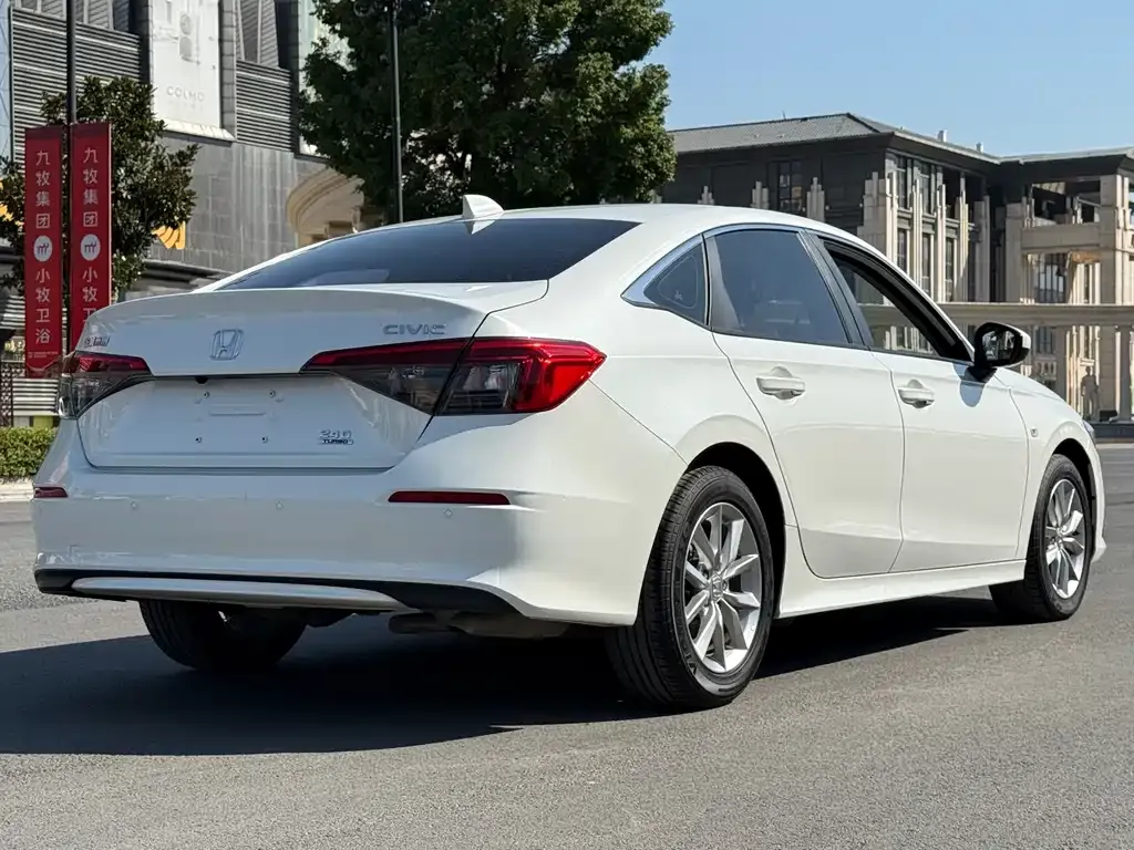 Honda Civic — фото 7