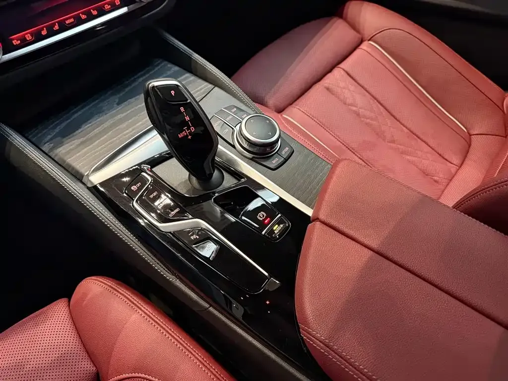 BMW 5 Series — фото 4