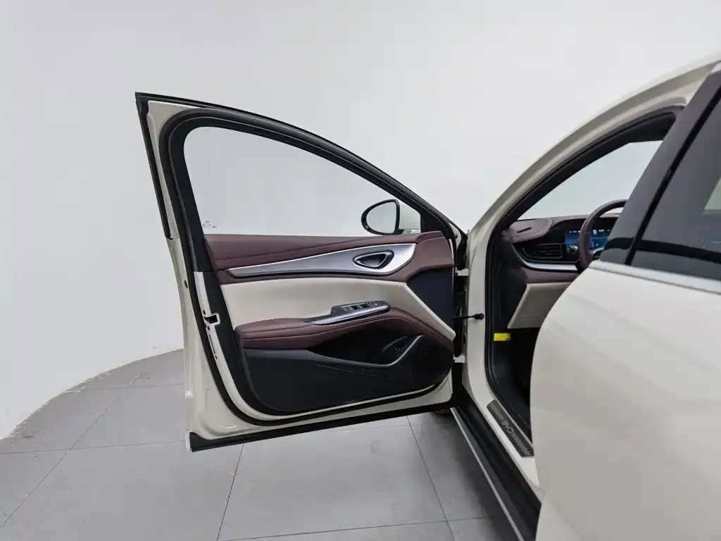 BYD Seal 07 DM-i — фото 6
