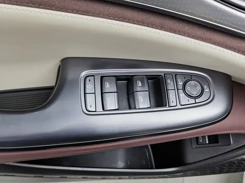 BYD Seal 07 DM-i — фото 7