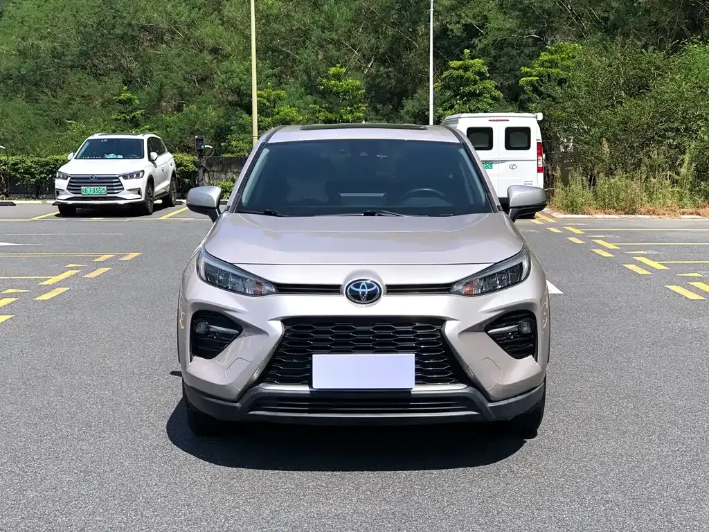Toyota Wildlander — фото 6