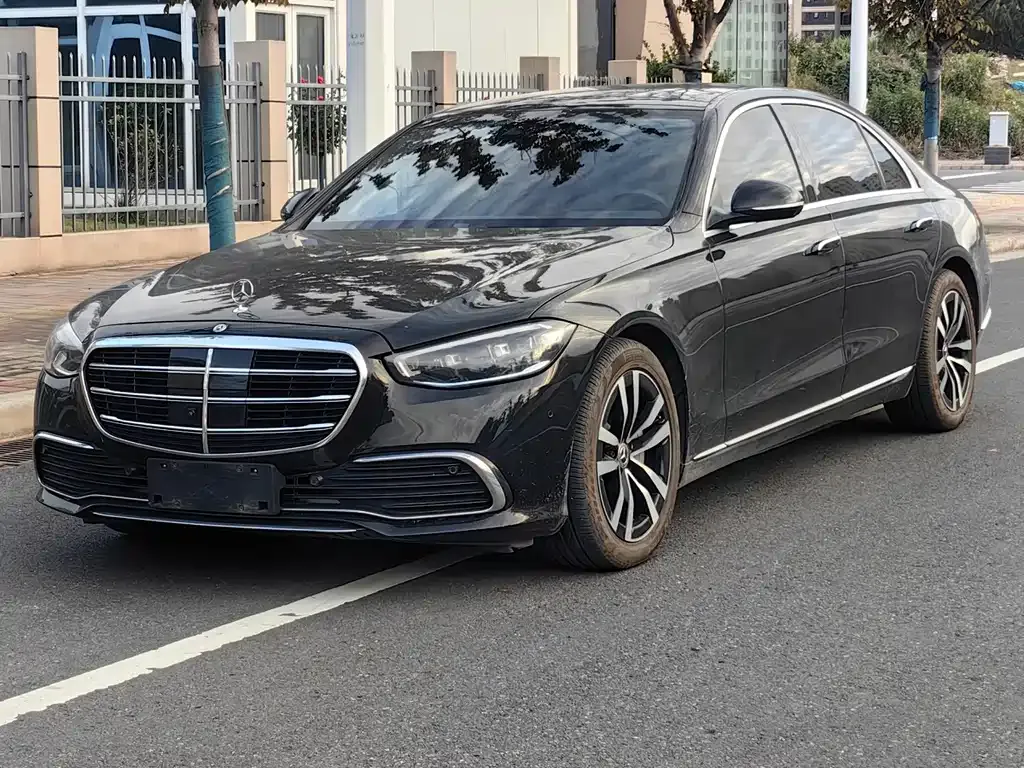 Mercedes-Benz S-Class — фото 1