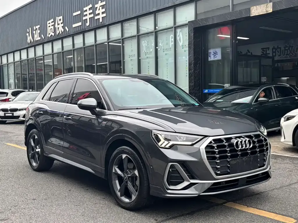 Audi Q3 — фото 10