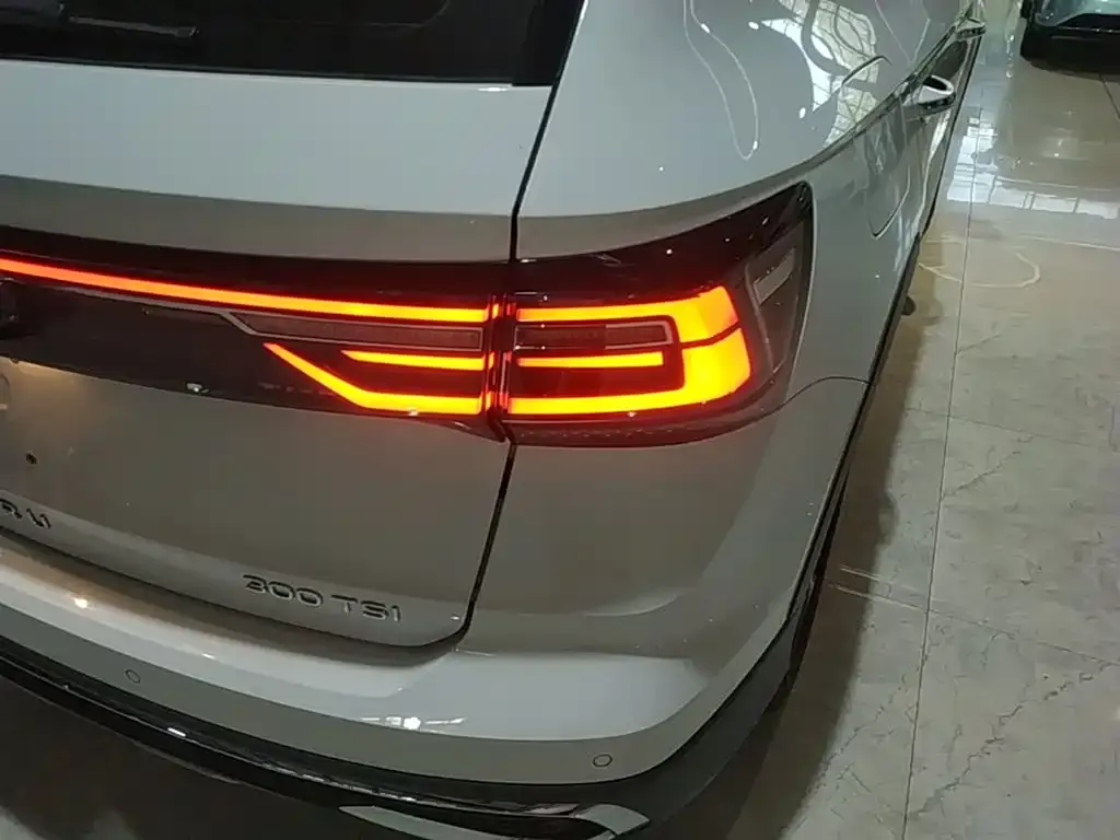 Volkswagen Tharu — фото 2