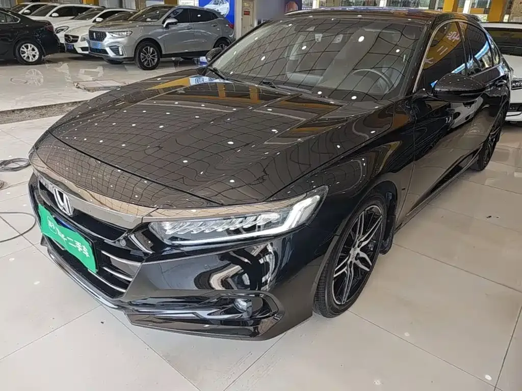 Honda Accord — фото 1