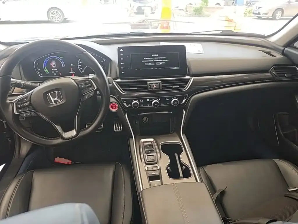 Honda Accord — фото 9