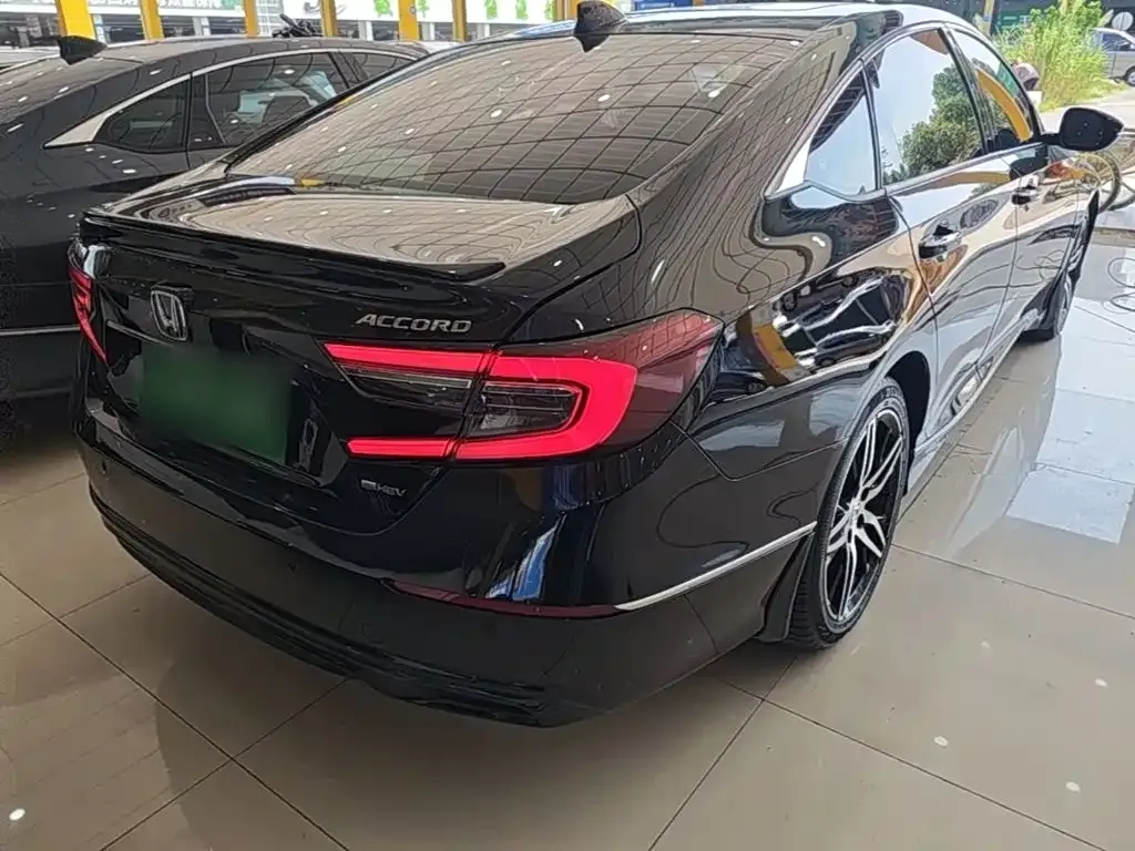 Honda Accord — фото 7
