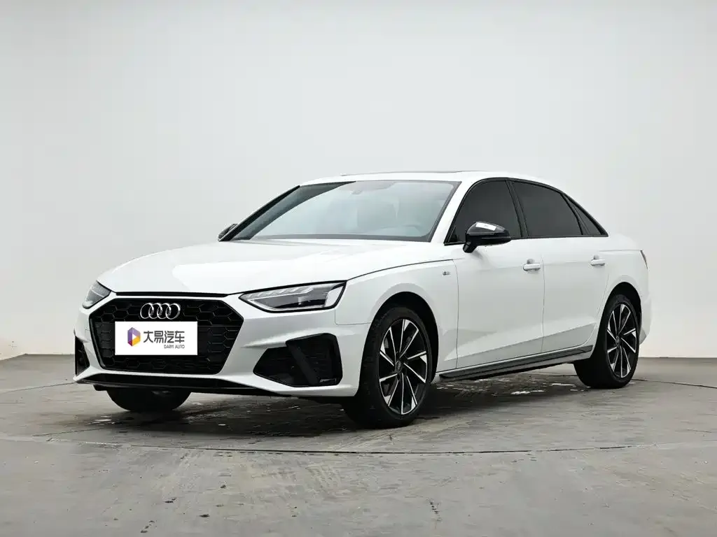 Audi A4L — фото 1