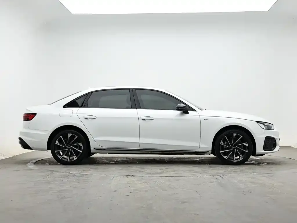 Audi A4L — фото 10