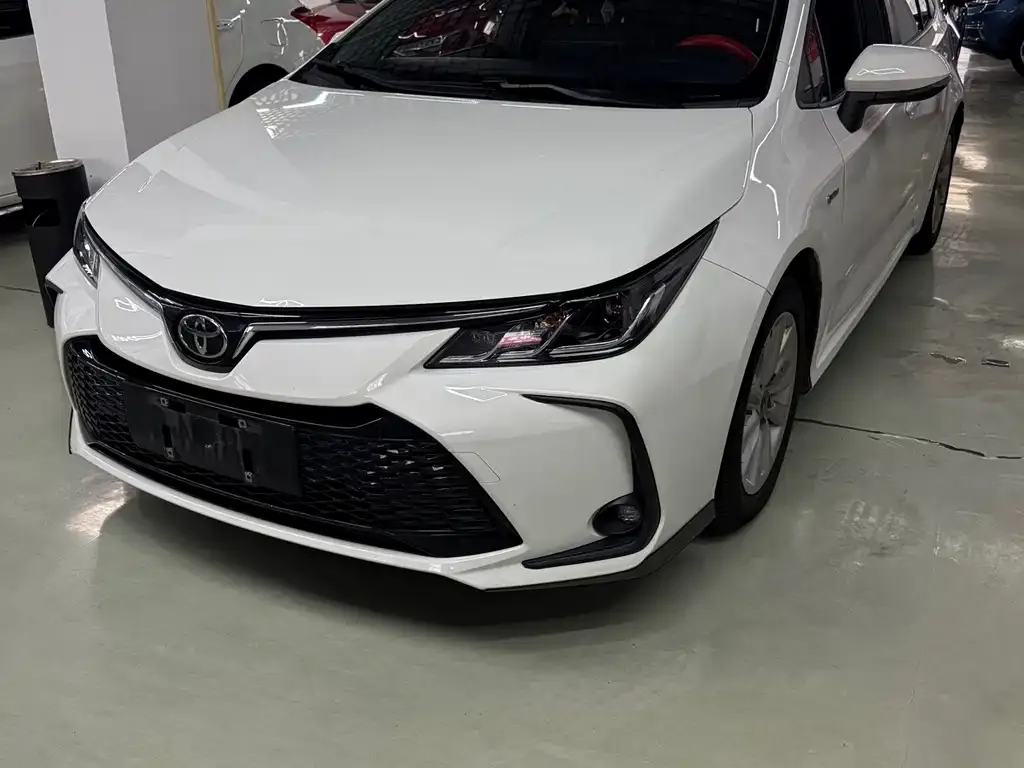 Toyota Corolla — фото 1
