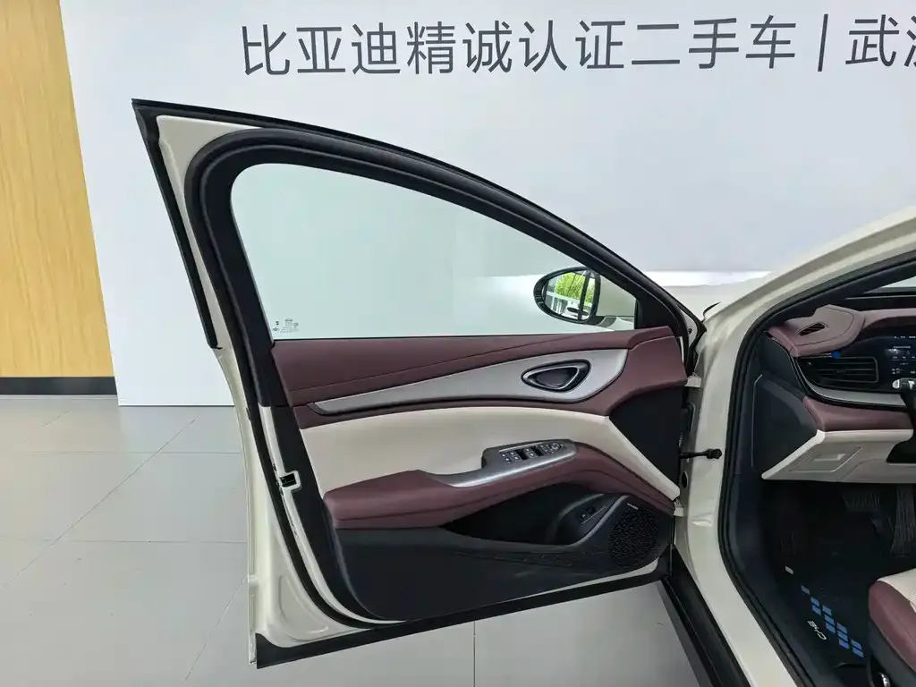 BYD Seal 07 DM-i — фото 10