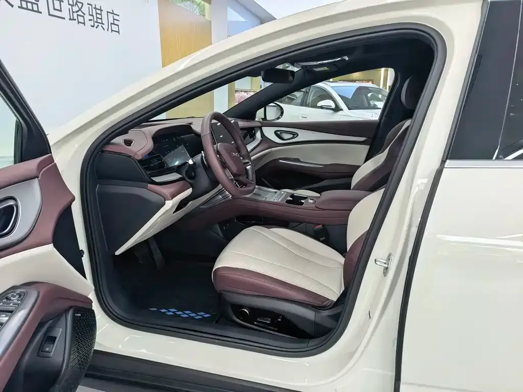 BYD Seal 07 DM-i — фото 6