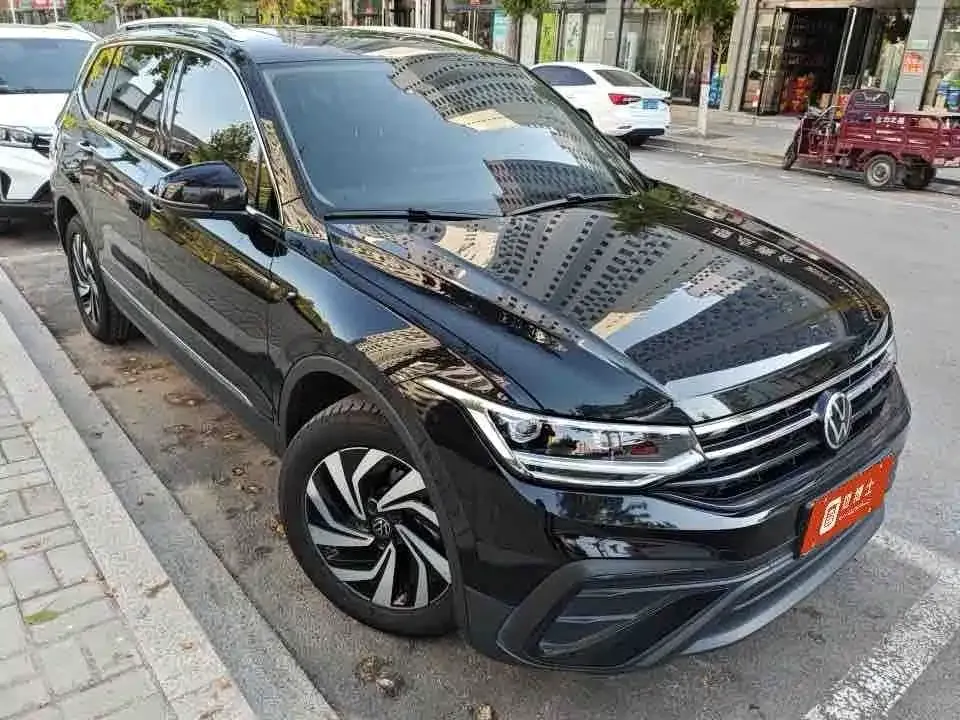 Volkswagen Tiguan L — фото 7