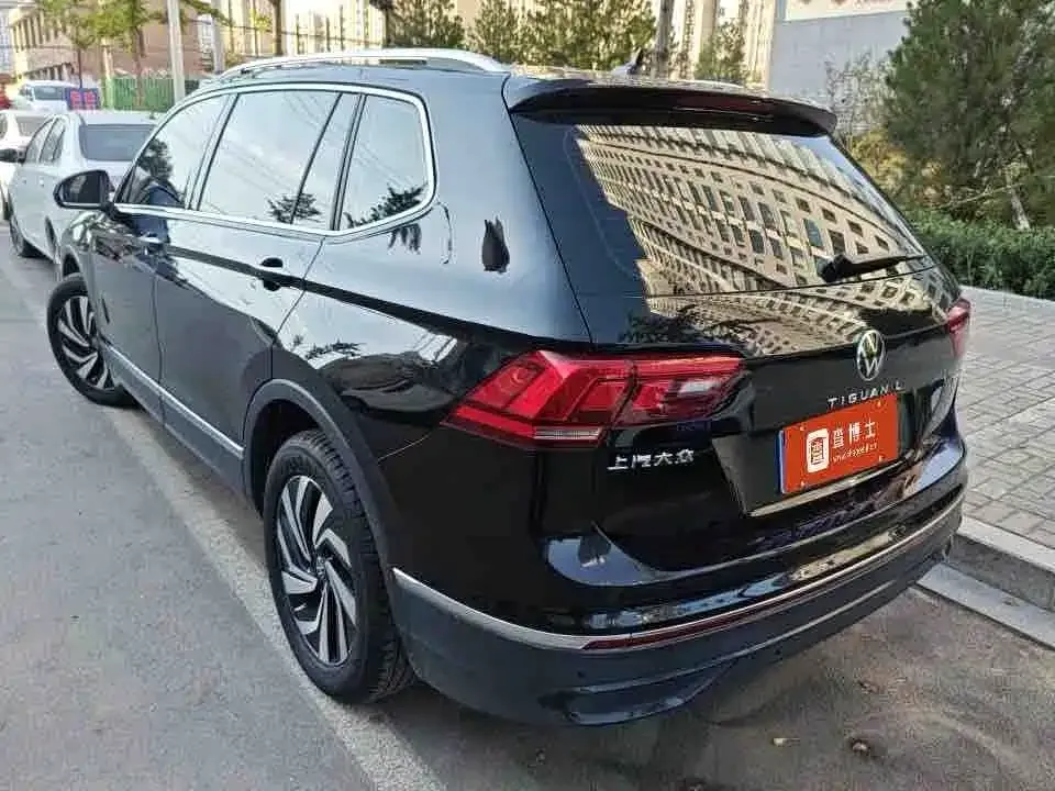 Volkswagen Tiguan L — фото 4