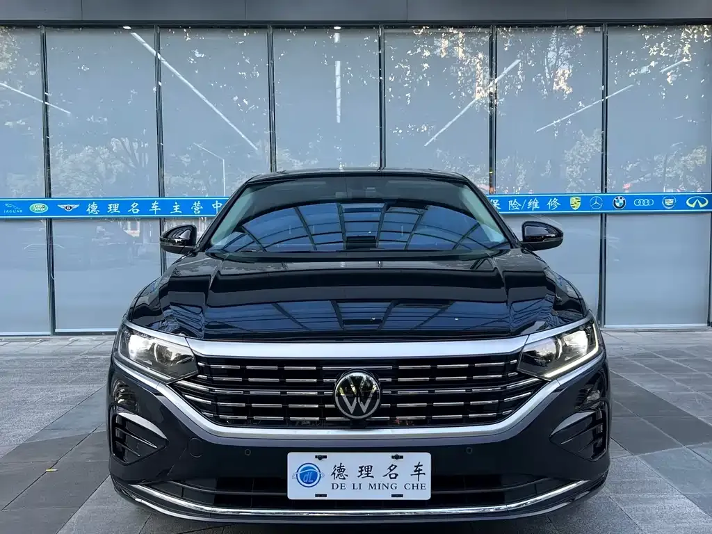 Volkswagen Passat — фото 8
