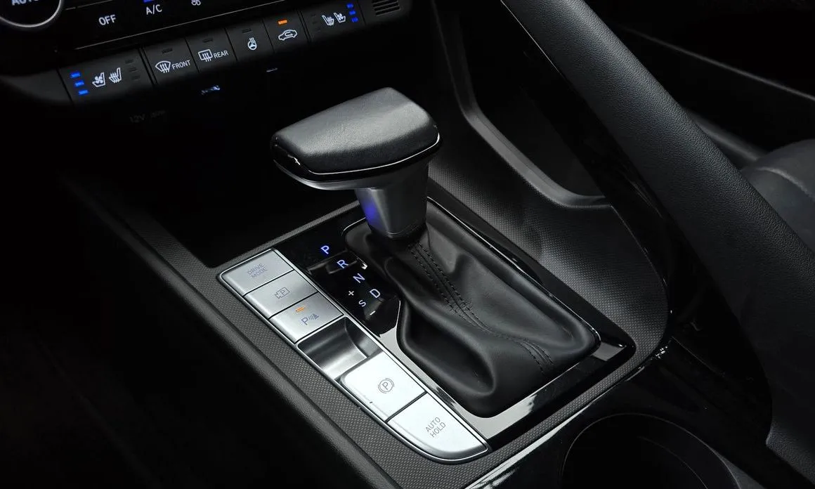 Hyundai AVANTE — фото 2