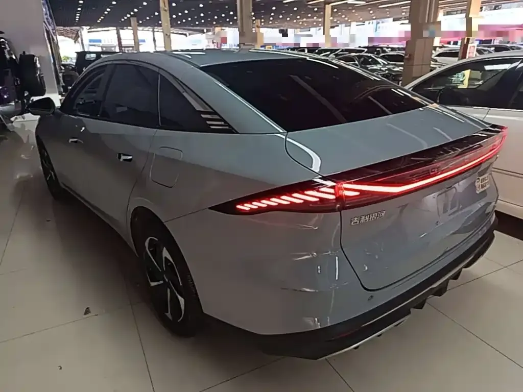 Geely Galaxy L6 — фото 8