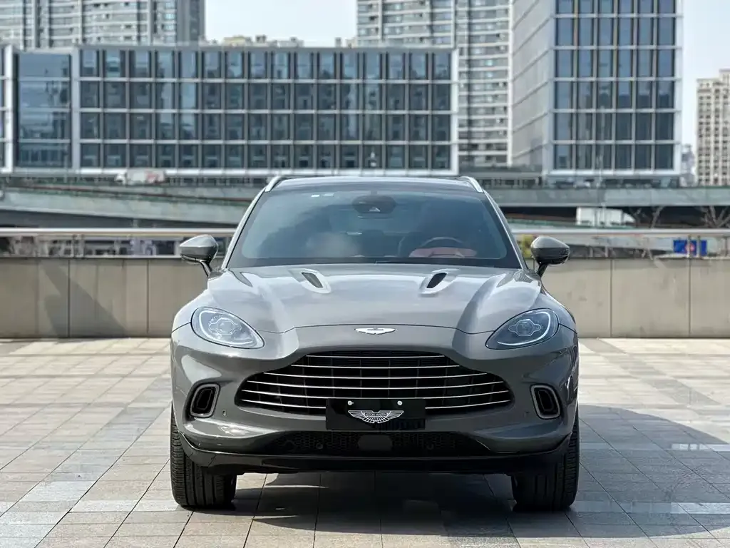 Aston Martin DBX — фото 7