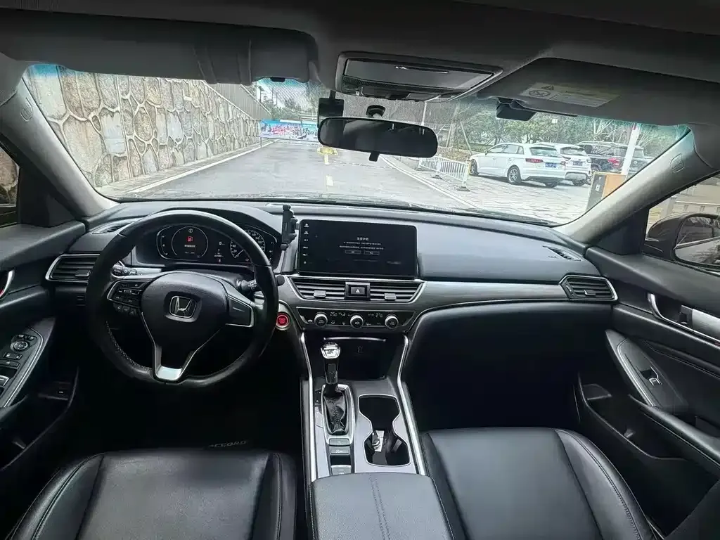 Honda Accord — фото 4