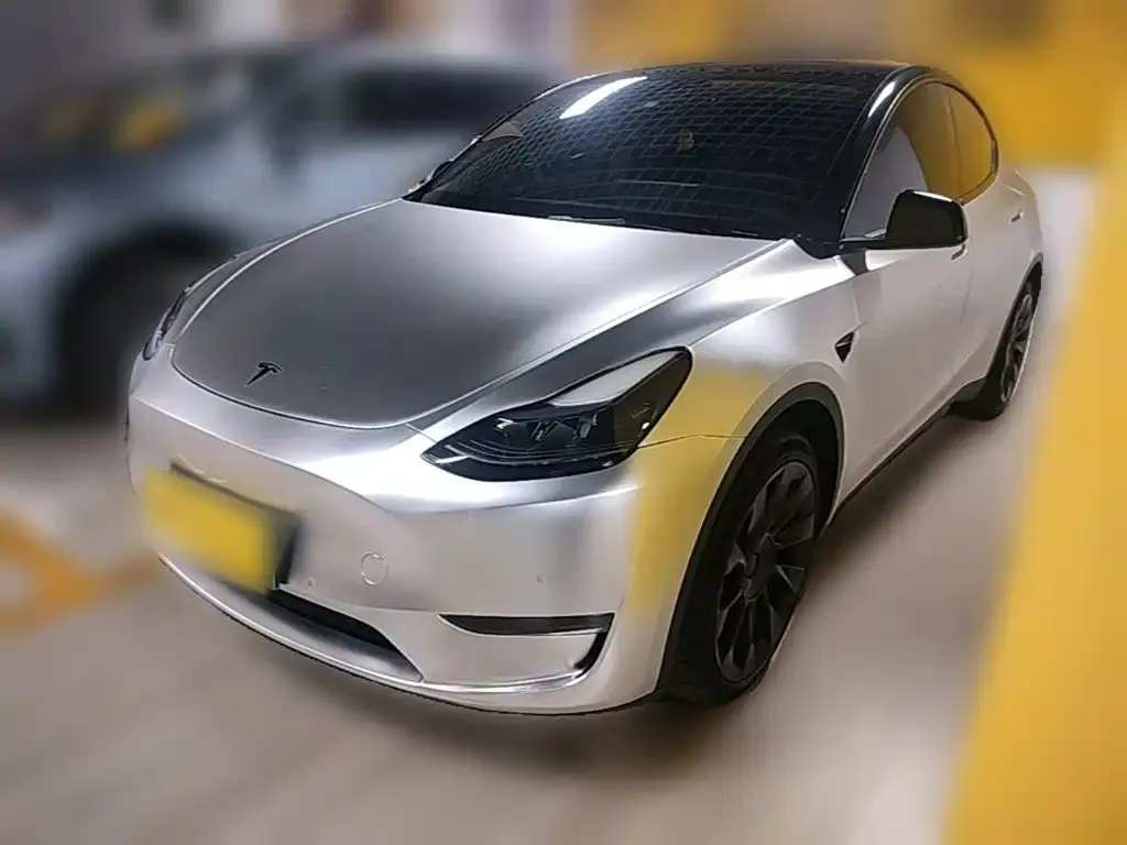 Tesla Model Y — фото 1