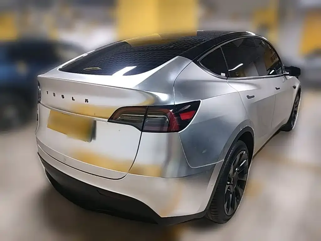Tesla Model Y — фото 8