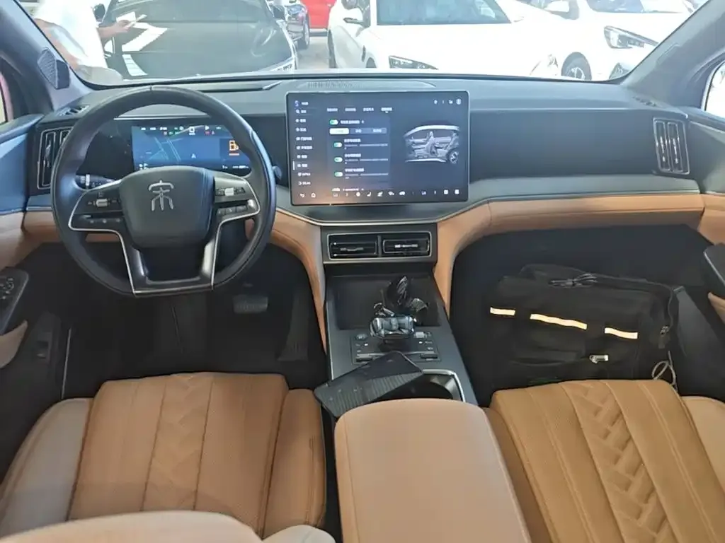 BYD L DM-i — фото 6