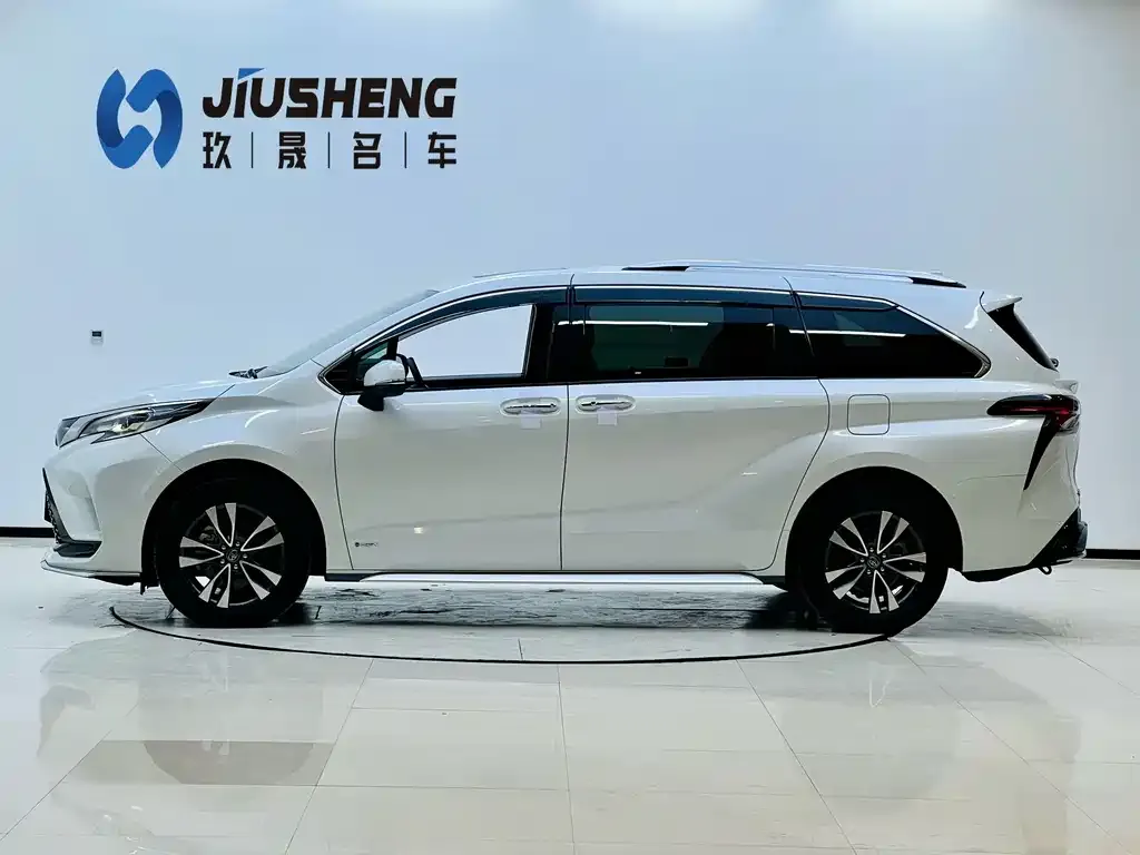 Toyota Granvia — фото 7