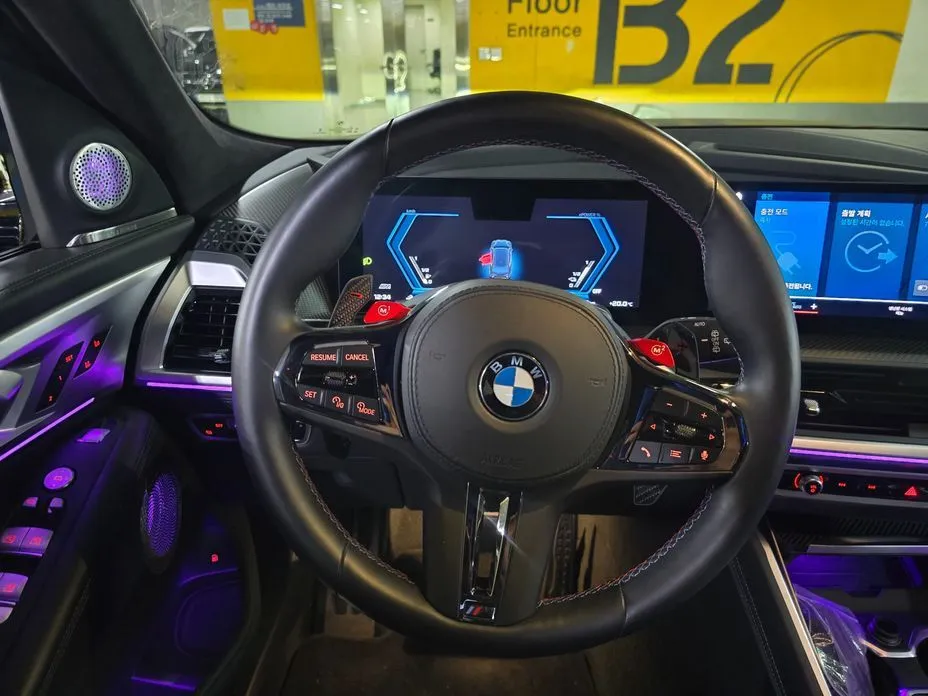 BMW XM — фото 9