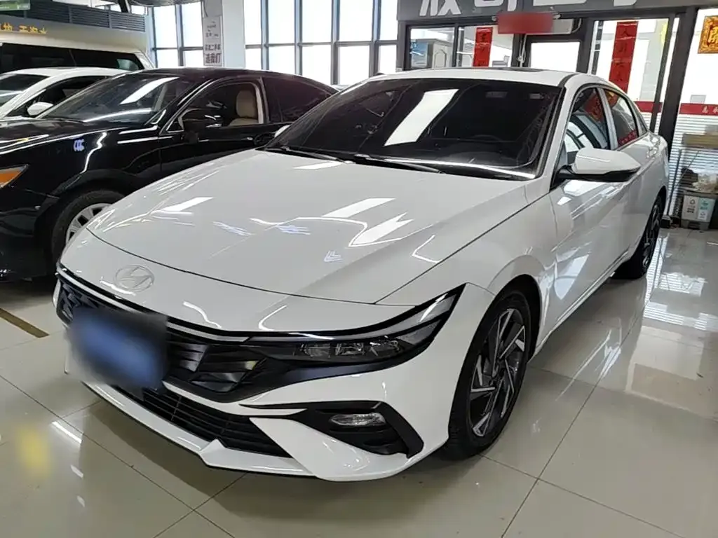 Hyundai Elantra — фото 4