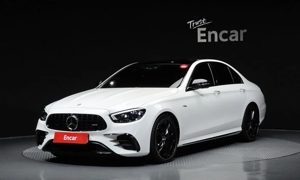 Mercedes-Benz E-Class — фото 1
