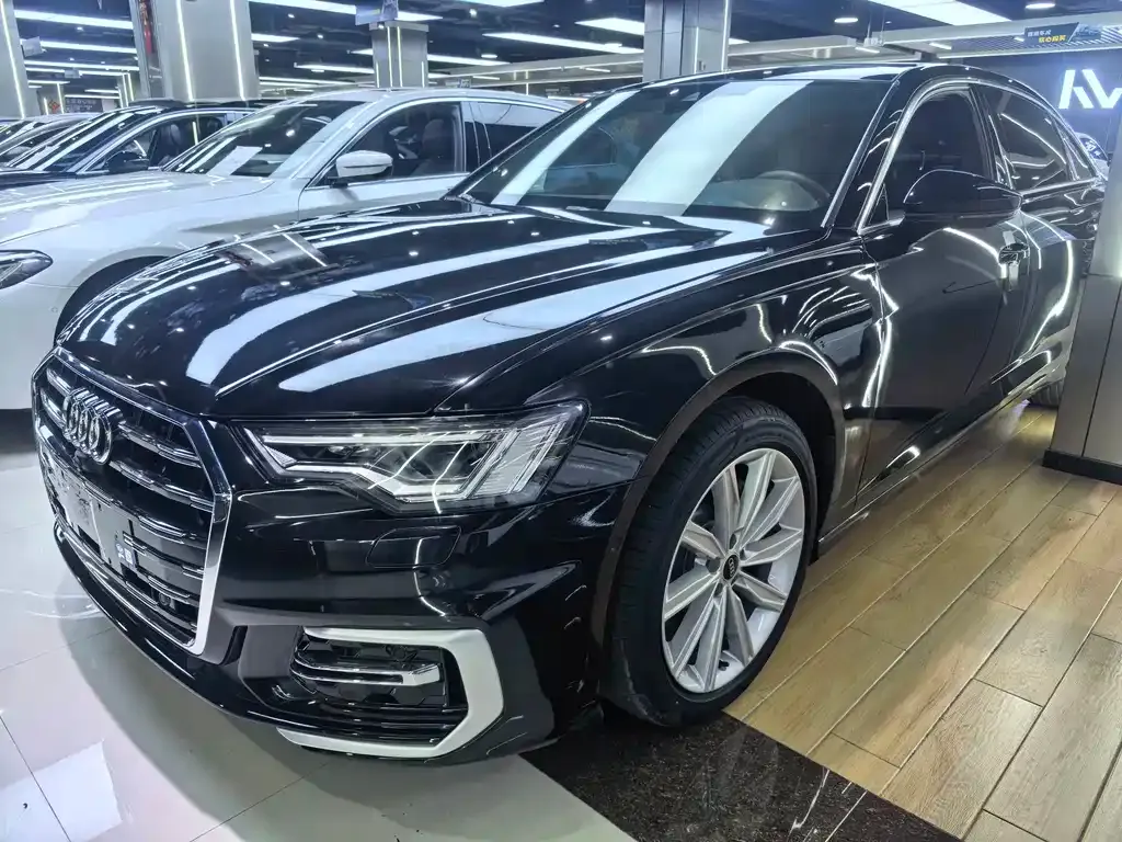 Audi A6L — фото 1
