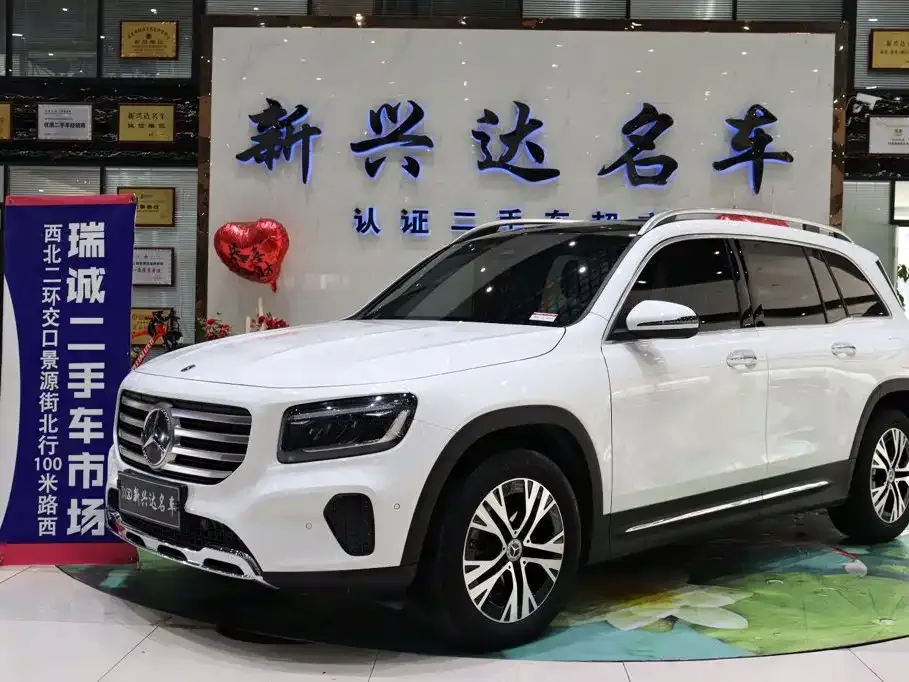 Mercedes-Benz GLB — фото 1