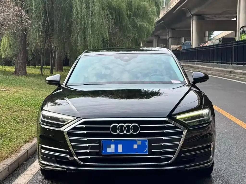 Audi A8 — фото 6