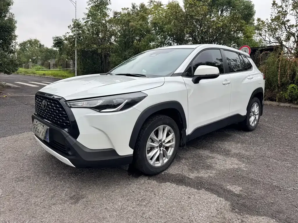 Toyota Corolla Cross — фото 1
