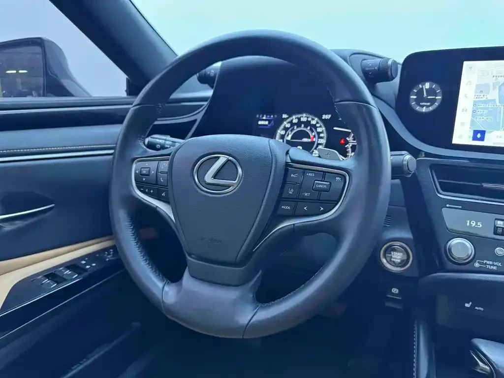 Lexus ES — фото 3