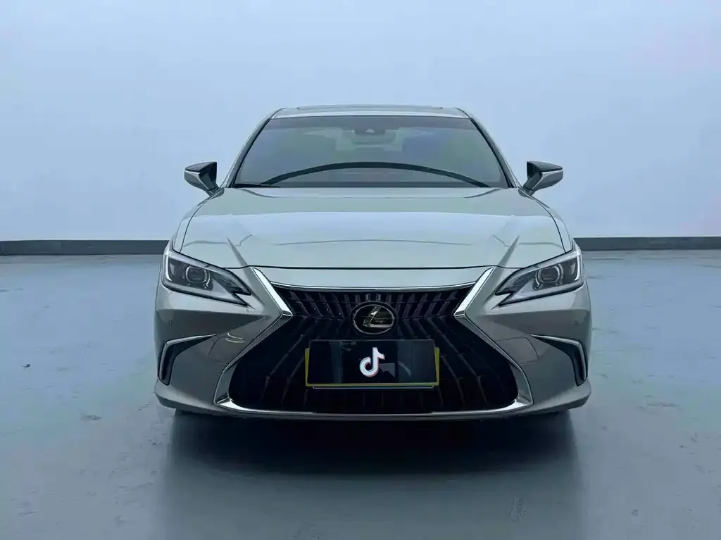 Lexus ES — фото 6