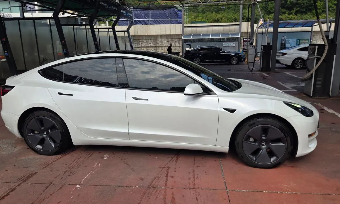 Tesla Model 3 — фото 10