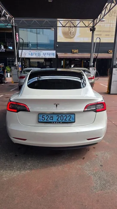 Tesla Model 3 — фото 4