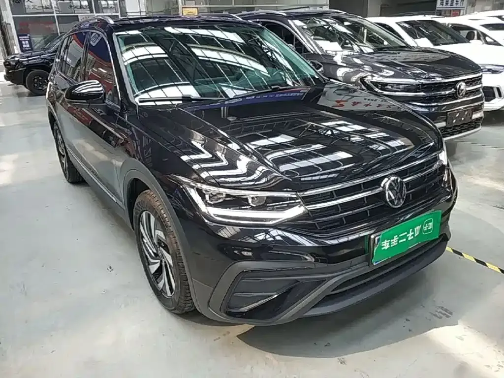 Volkswagen Tiguan L — фото 4