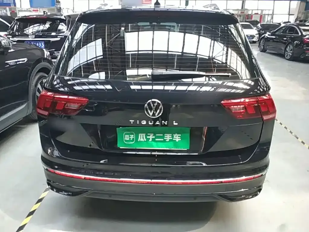 Volkswagen Tiguan L — фото 8
