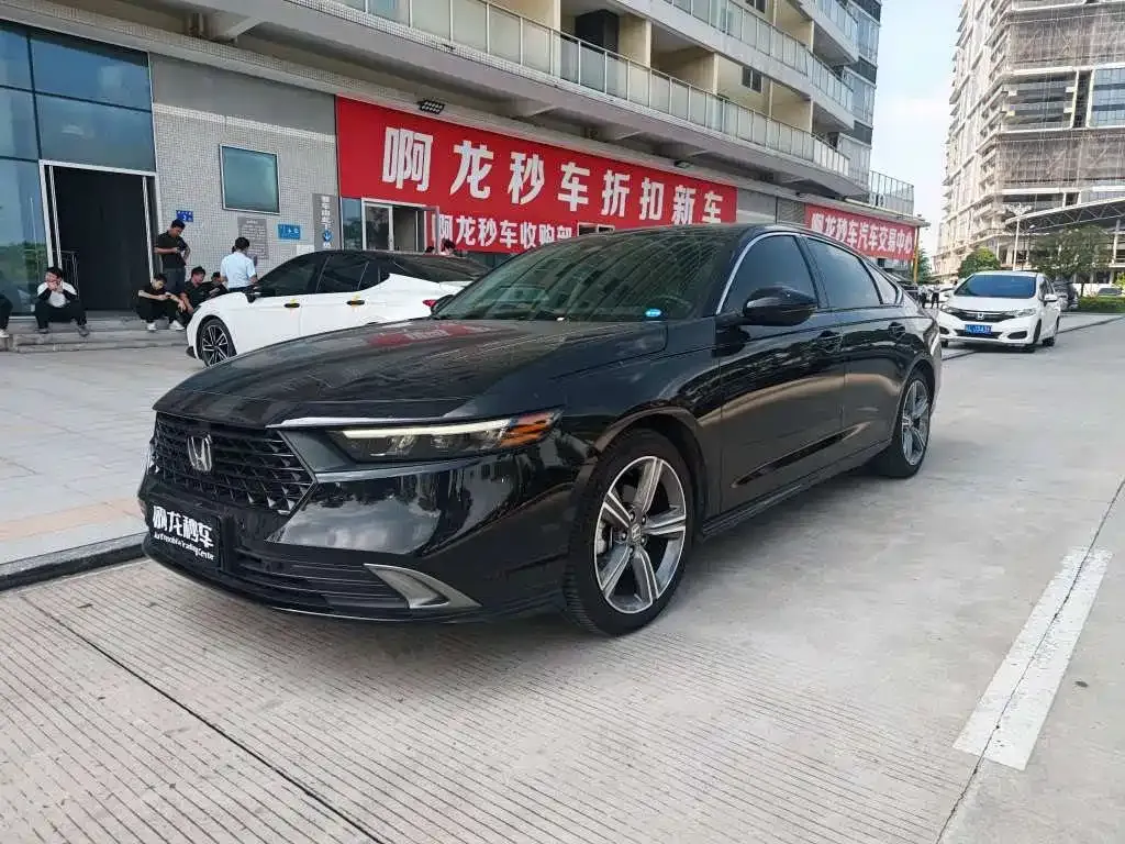 Honda Accord — фото 1