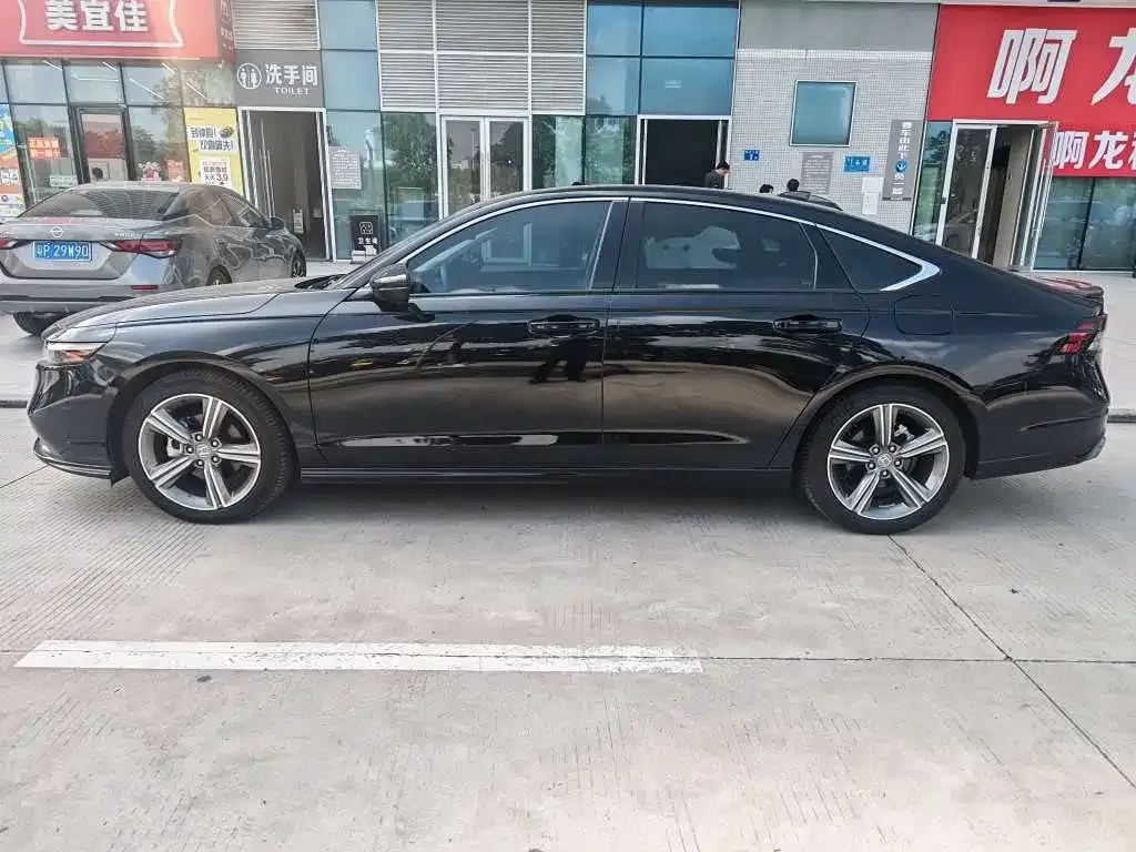Honda Accord — фото 9
