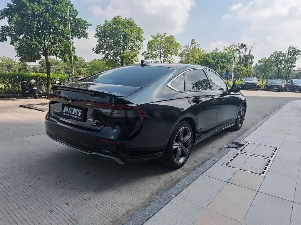 Honda Accord — фото 6