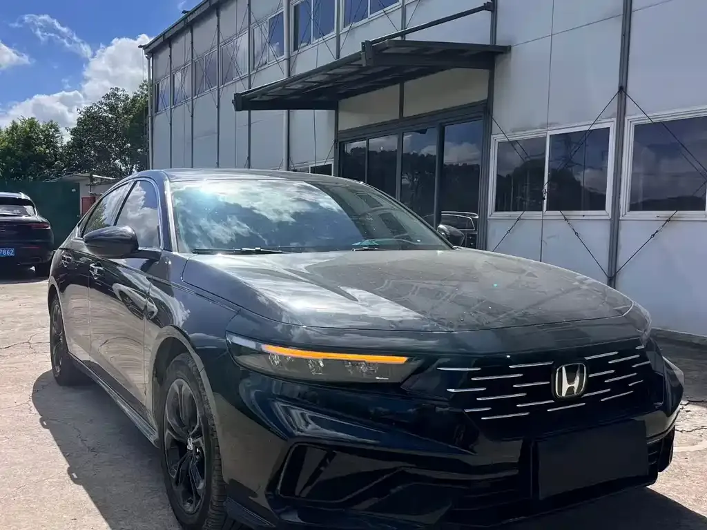 Honda Accord — фото 8