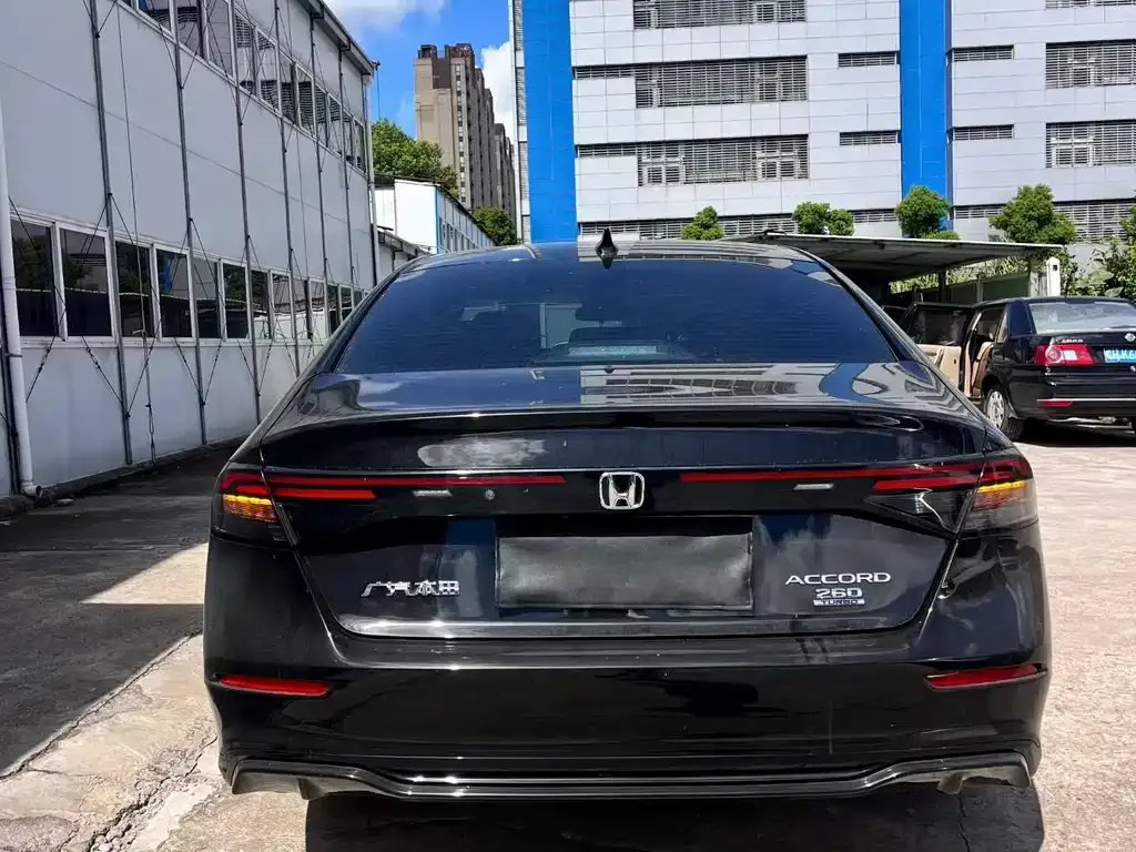 Honda Accord — фото 3