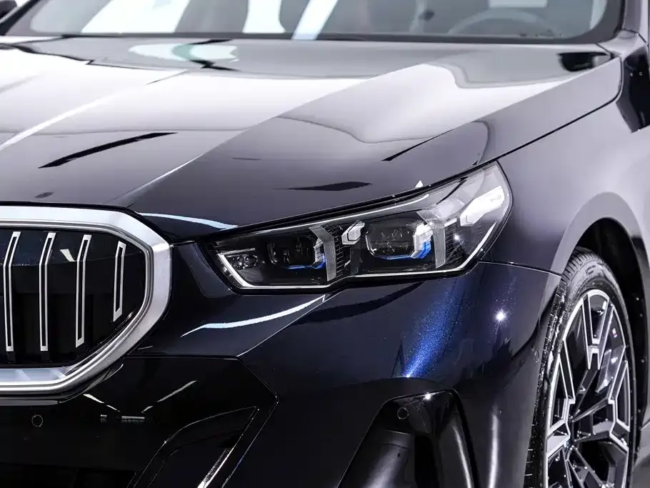 BMW 5 Series — фото 9